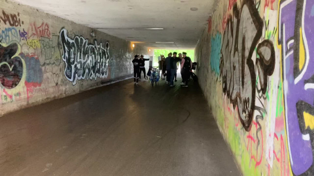 Mobil fest i tunnel - rundt' - Presse-fotos.dk