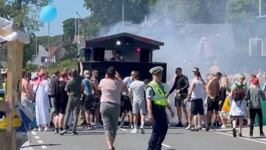 ØL-LØB HELSINGØR 2022 er skudt i - fest og sprut i baner - Presse-fotos.dk