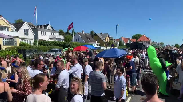 ØL-LØB HELSINGØR 2022 er skudt i - fest og sprut i baner - Presse-fotos.dk